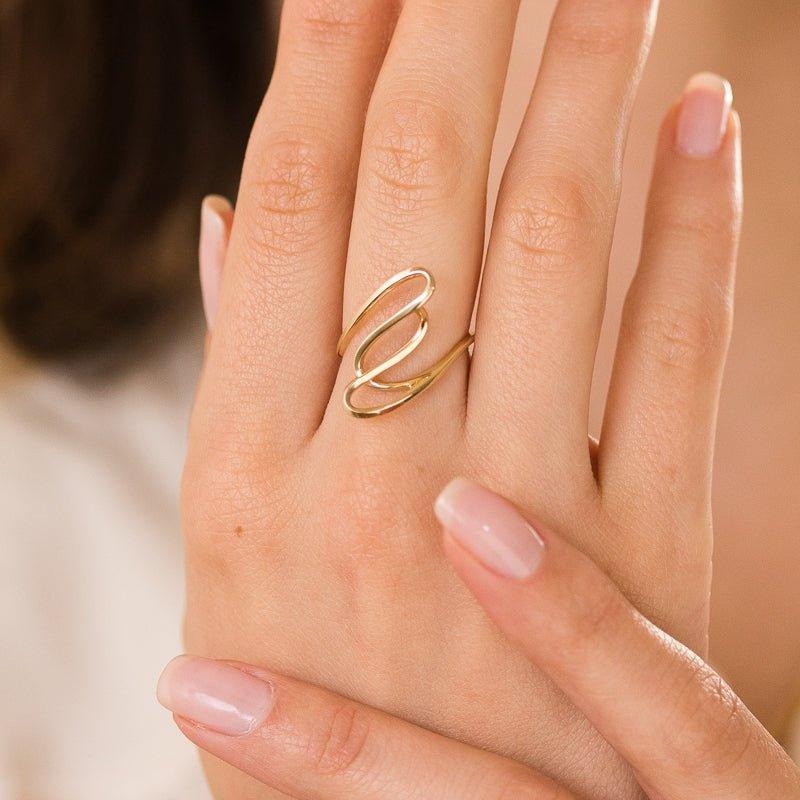 Something in the way she moves ring